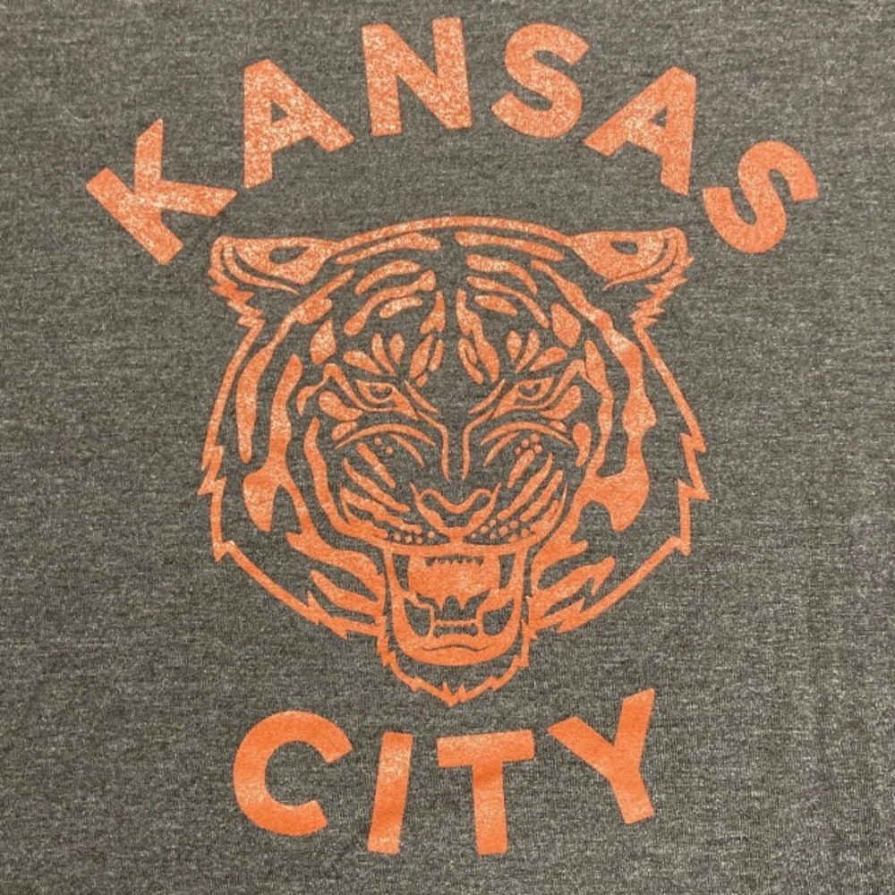 Kansas City Long Sleeve Tee With Tiger Graphic Unisex Medium 22”Wx28”L *1442